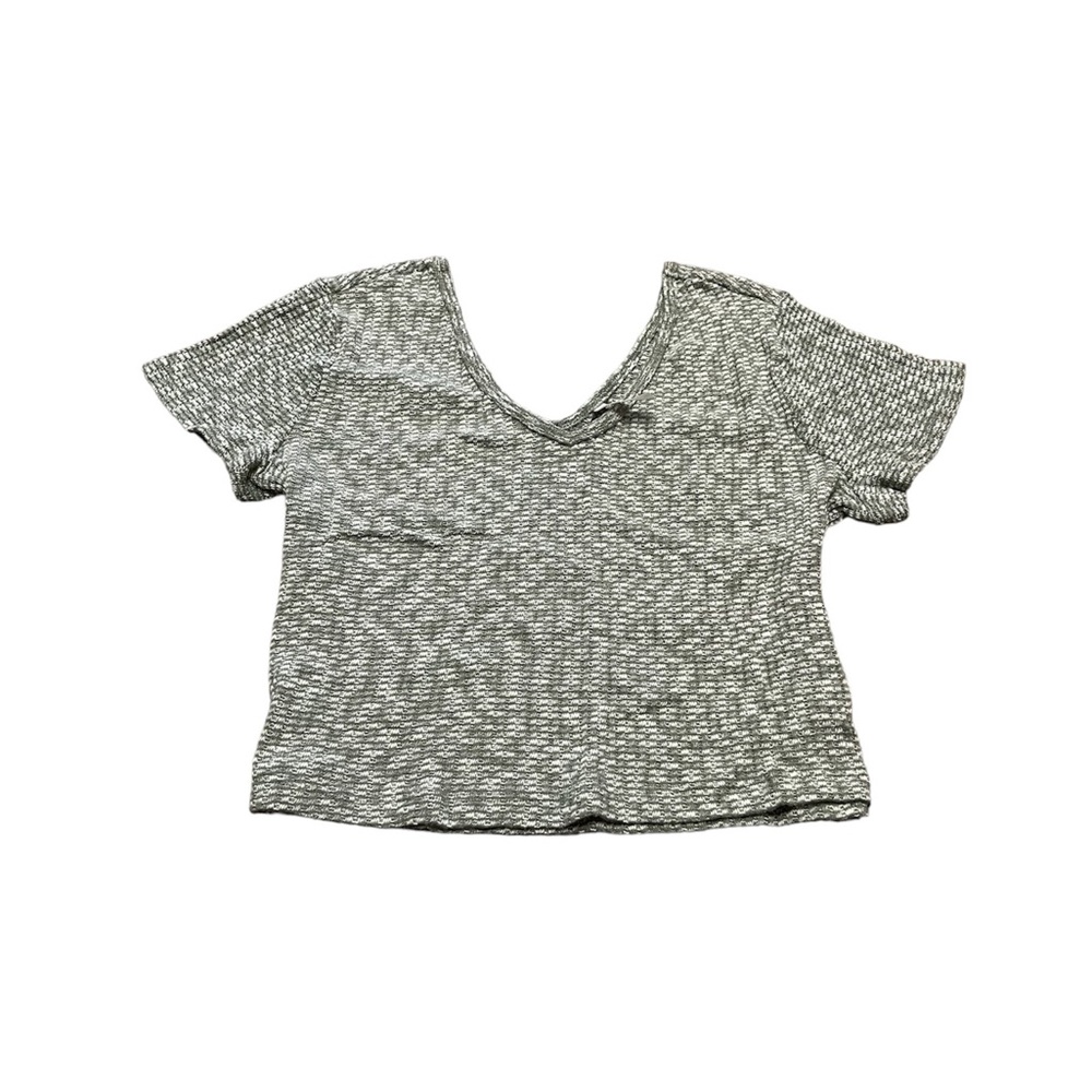 Cropped green shirt